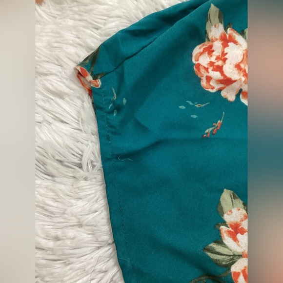 Torrid flutter sleeve scoop neck with pleats Woman’s size 00 M/L 10 - Picture 8 of 11